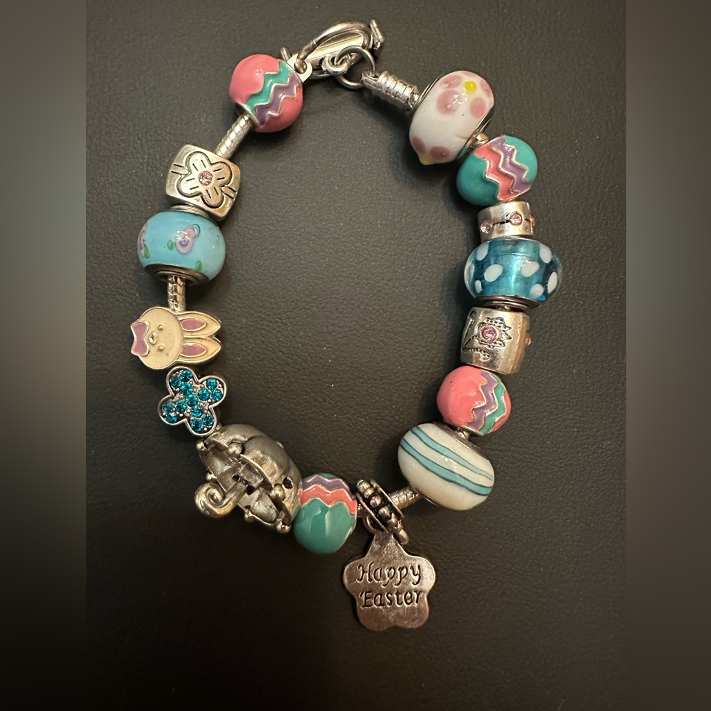 Willabee And Ward “Happy Easter” Charm Bracelet Size 8